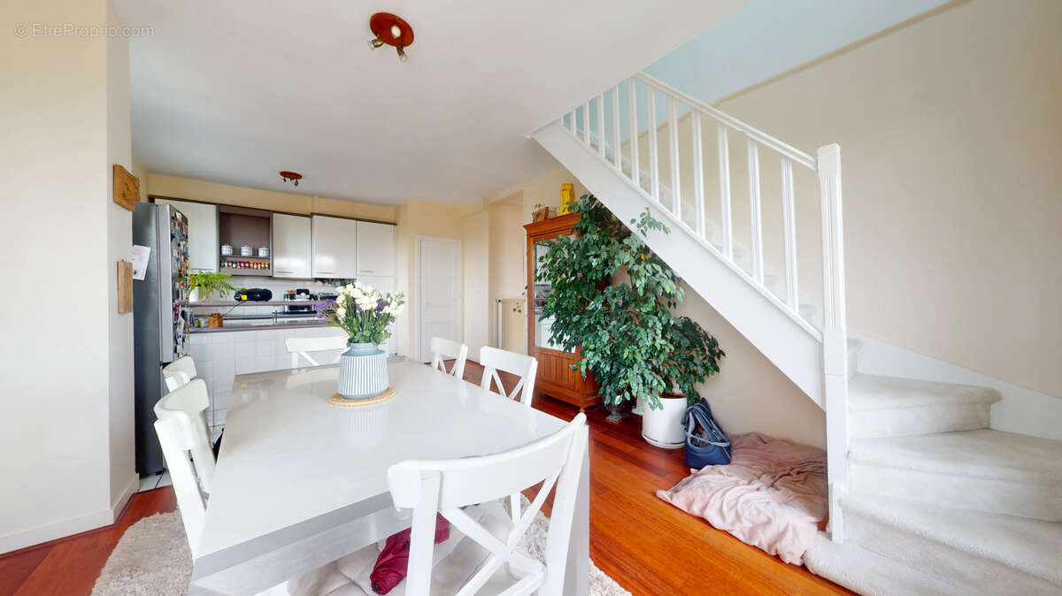 Appartement à HOUILLES
