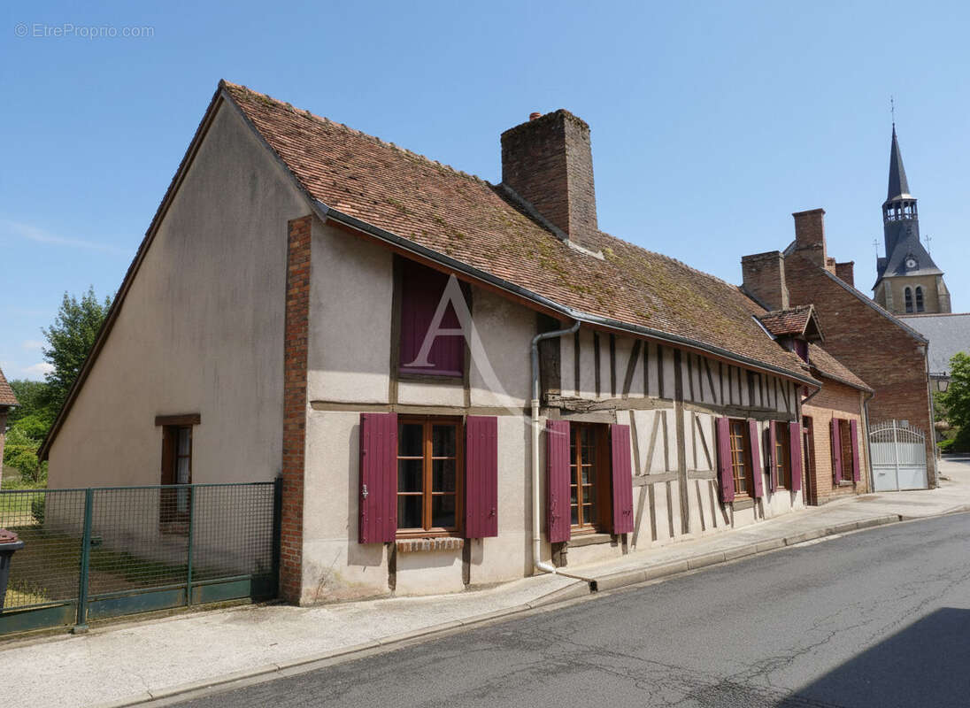 Maison à CHAUMONT-SUR-THARONNE