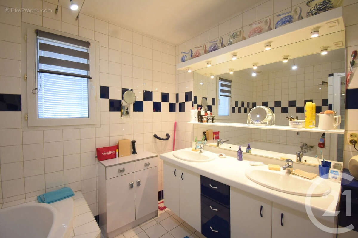 Maison 128 m² à Cusset  - photo 9