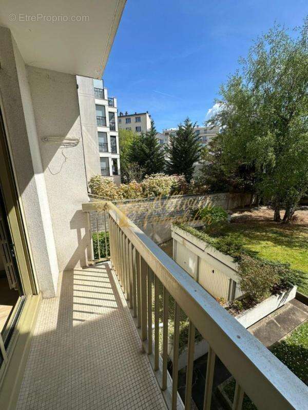 Appartement à SAINT-MAUR-DES-FOSSES