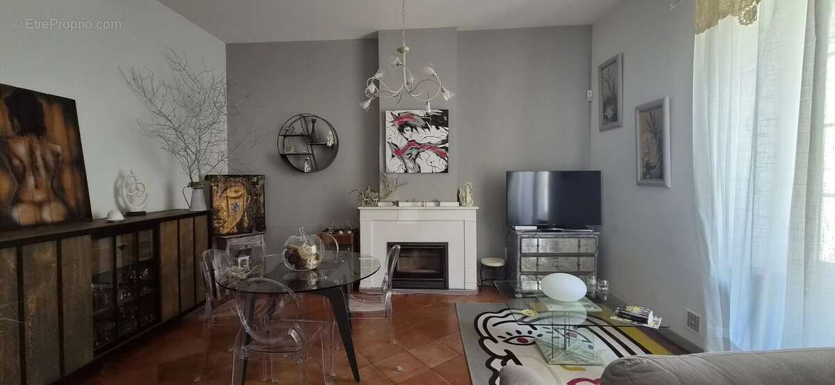 La Redorte - grande maison de village, restaurée avec goût, avec terrasses et piscine - photo 3