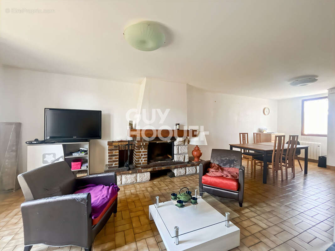 Maison à FONTENAY-TRESIGNY