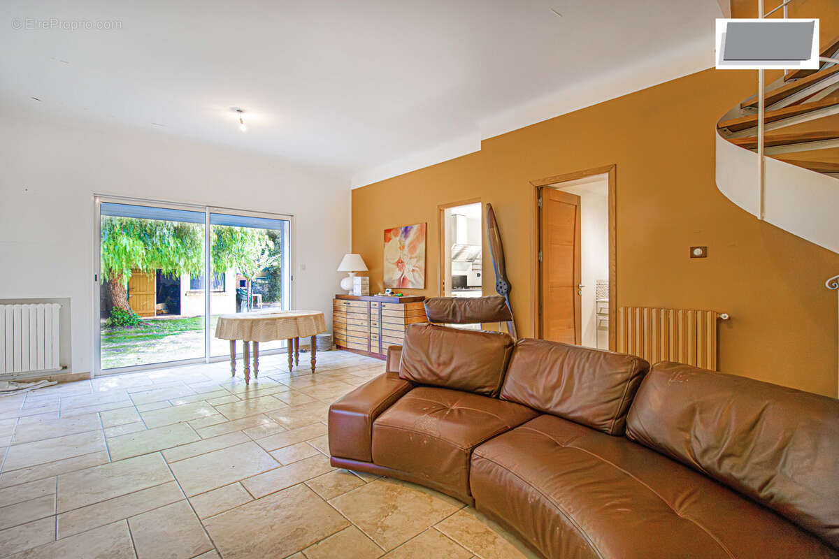 Maison à SIX-FOURS-LES-PLAGES