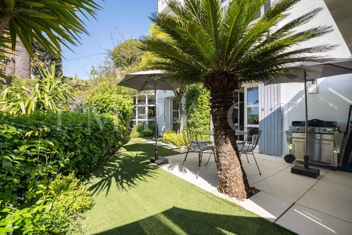 Appartement à LE CANNET