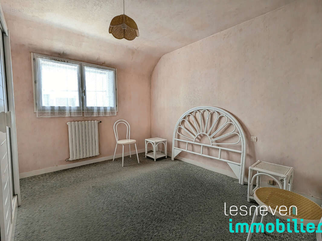 Maison à PLOUNEOUR-TREZ