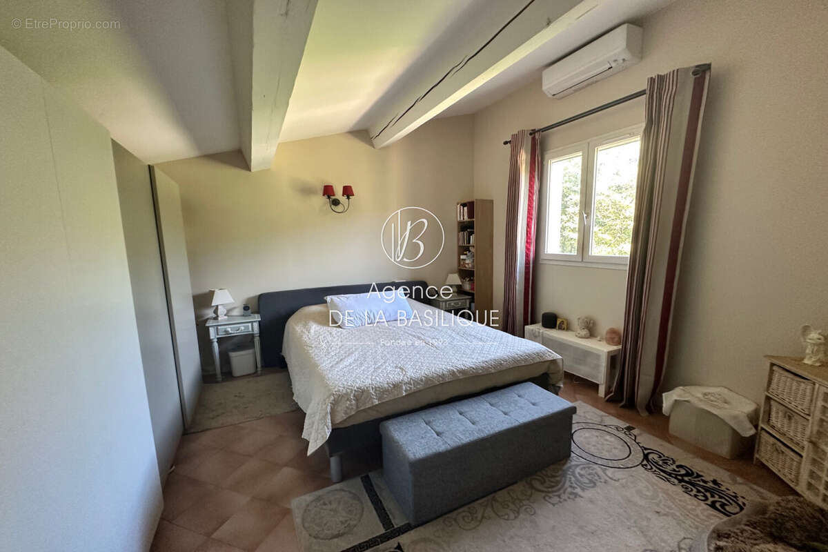 Maison à SAINT-MAXIMIN-LA-SAINTE-BAUME