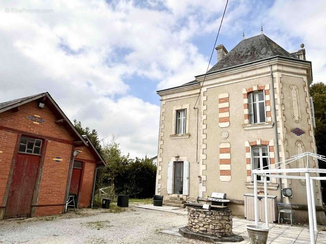 Maison à CHARROUX