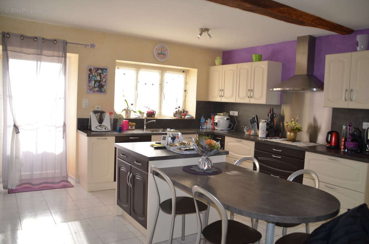 Maison à SAINT-LAURENT-DE-LA-SALLE