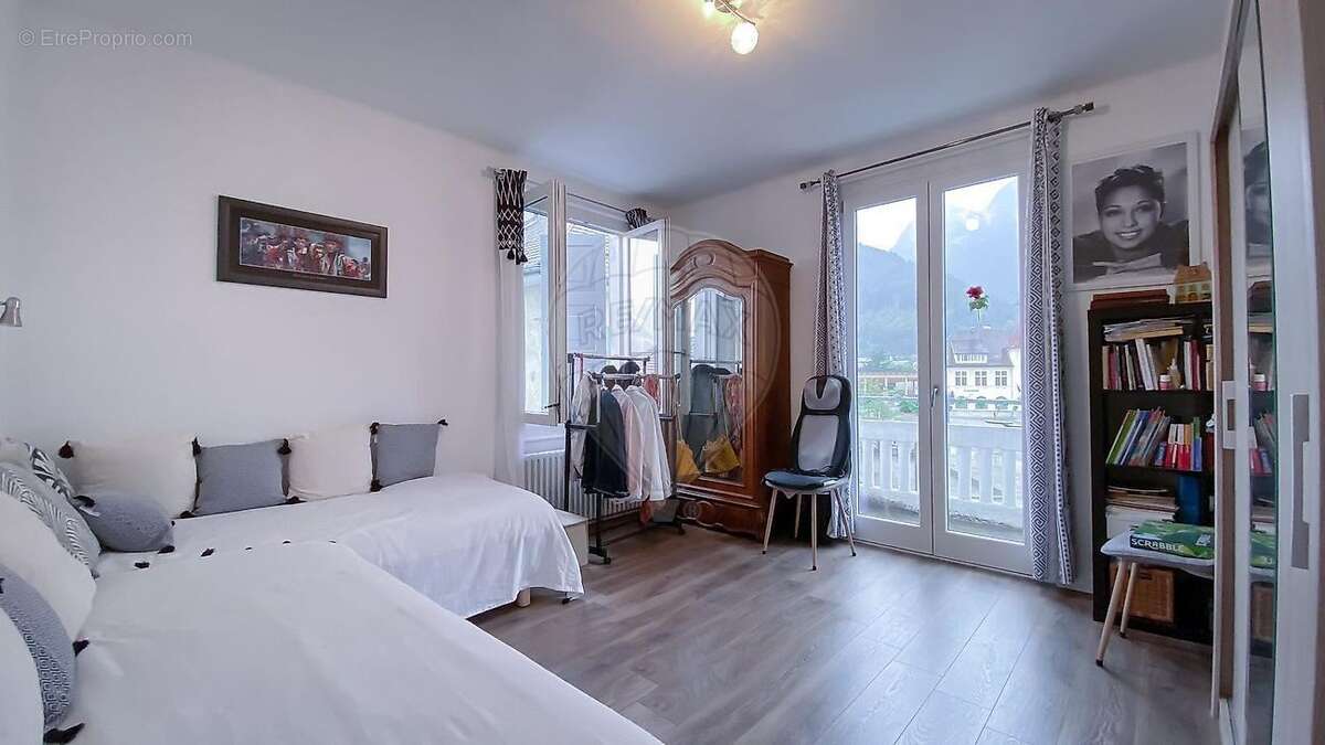 Appartement à ETREMBIERES