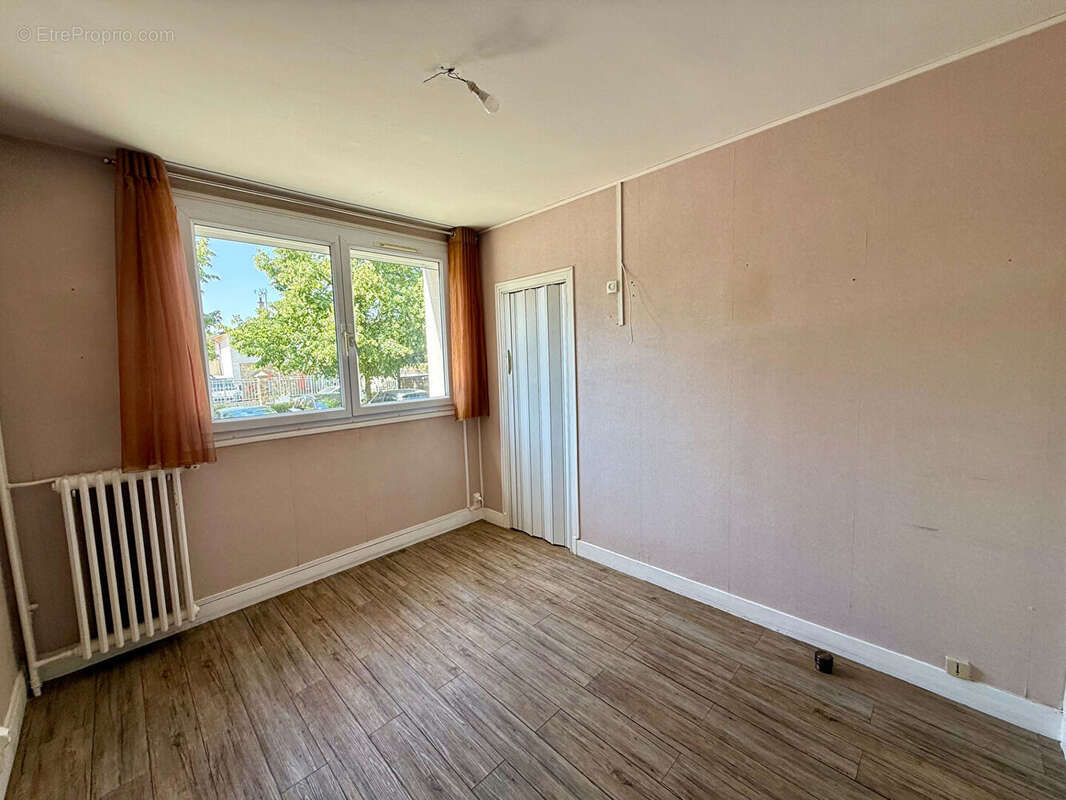 Appartement à SAINT-CYR-L'ECOLE