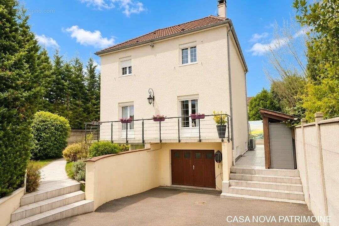 Maison à NEUILLY-PLAISANCE