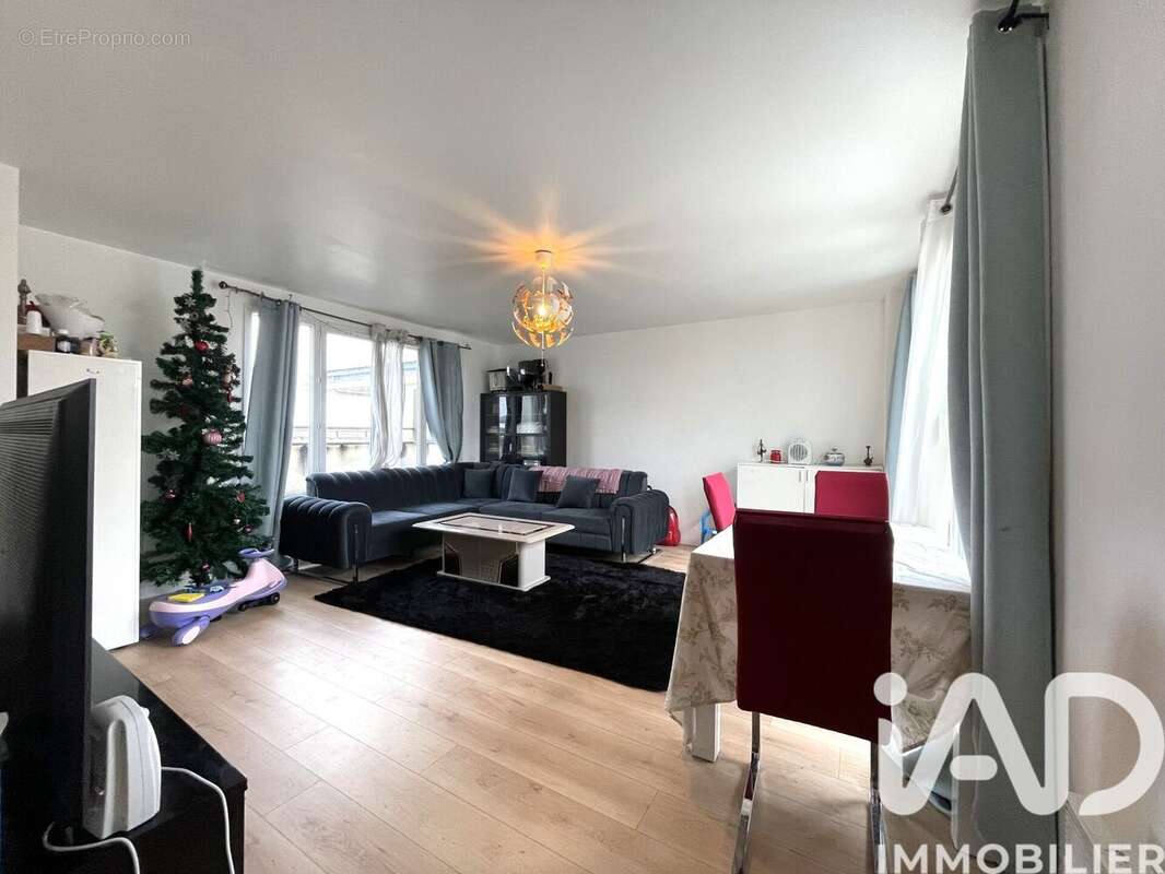 Photo 2 - Appartement à CORBEIL-ESSONNES
