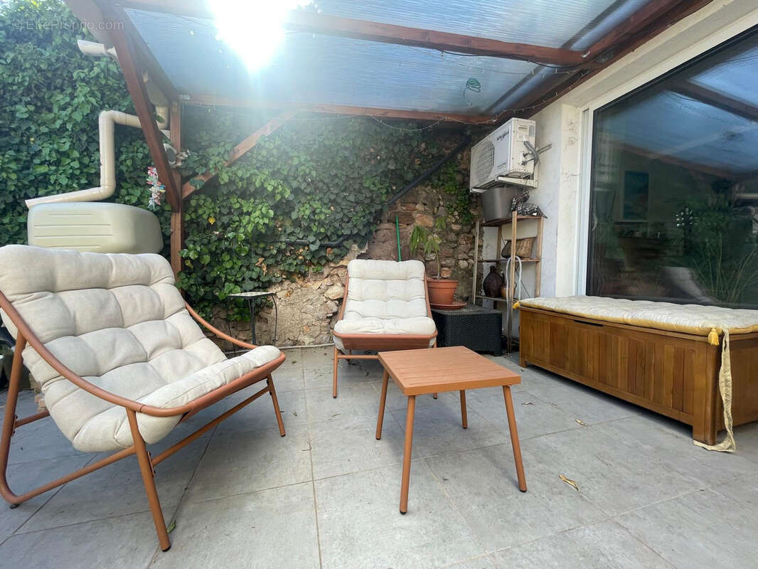 Appartement à PUGET-VILLE