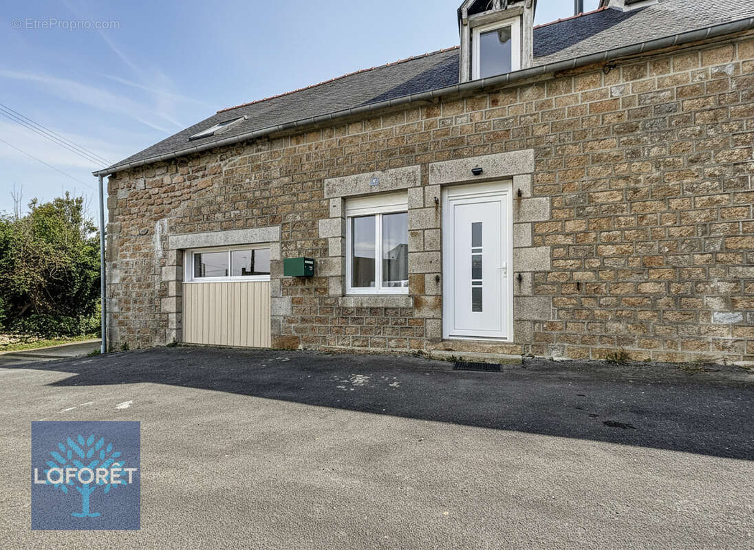 Maison à LOUVIGNE-DU-DESERT