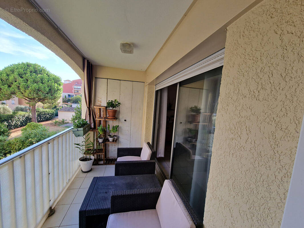 Appartement à SAINT-LAURENT-DU-VAR
