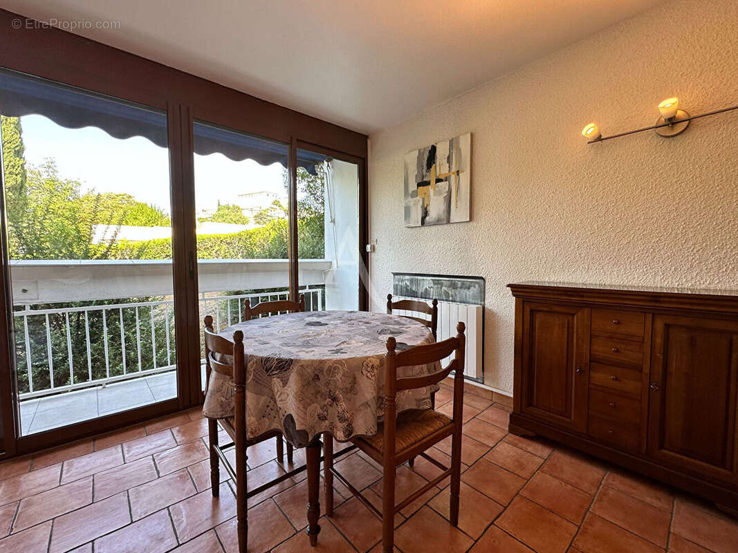 Appartement type2 de 50.25 m2 vue chateau balcon garage et cave greoux les bains - photo 2