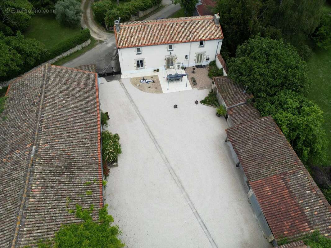 Maison à LA FORET-DE-TESSE