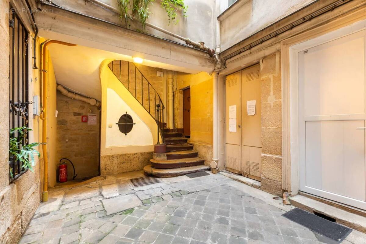 22 m² · Paris 75005 · Quartier Sorbonne - Quartier Latin - photo 2