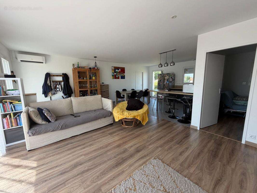 Chateau guibert (85) - la mainborgere - villa de plain pied 2020/4 chambres avec garage sur 1353m² clos - photo 4