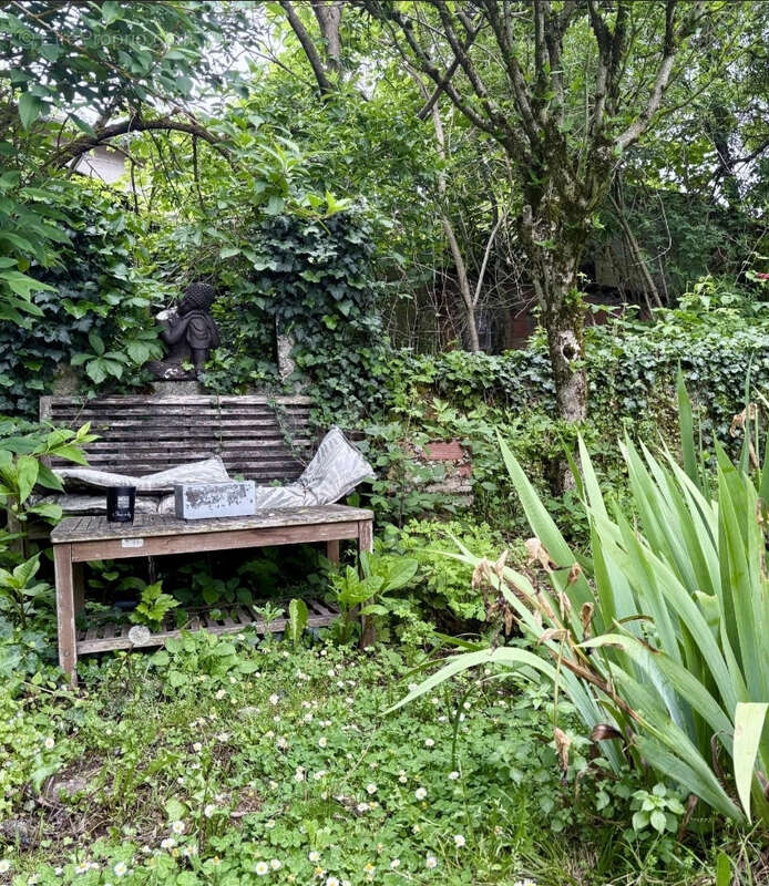 Maison à LABRUGUIERE