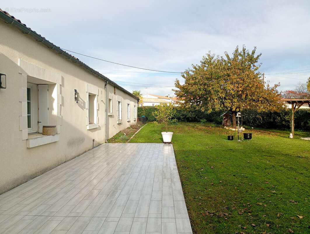 Maison à BOURG-CHARENTE