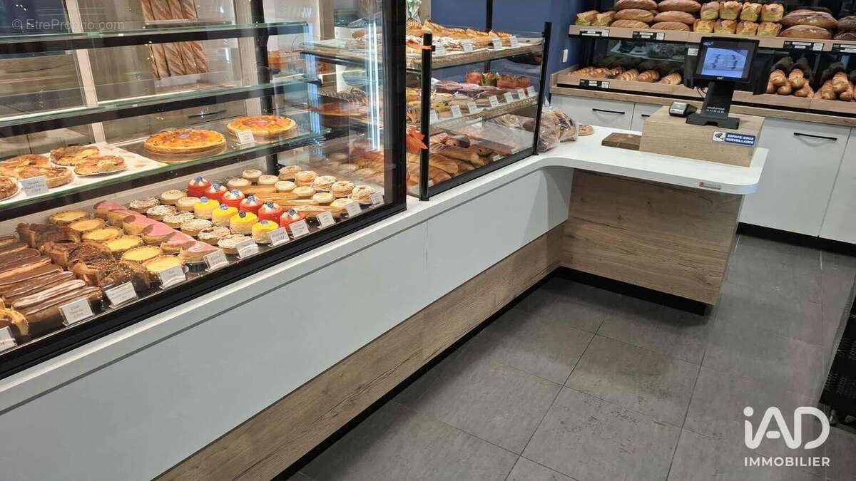 Photo 2 - Commerce à ETIVAL-LES-LE-MANS