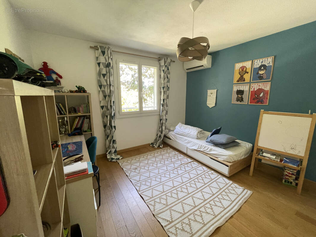 Maison à SIMIANE-COLLONGUE