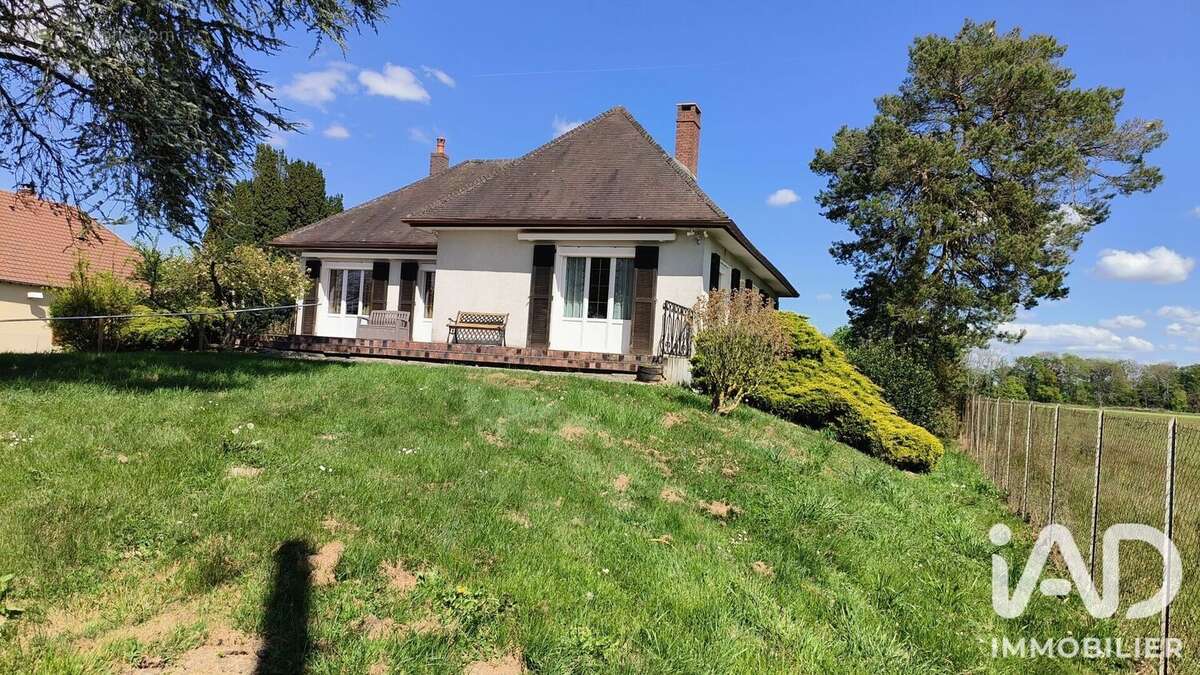 Maison 104 m² à Montceaux-Les-Vaudes  - photo 2