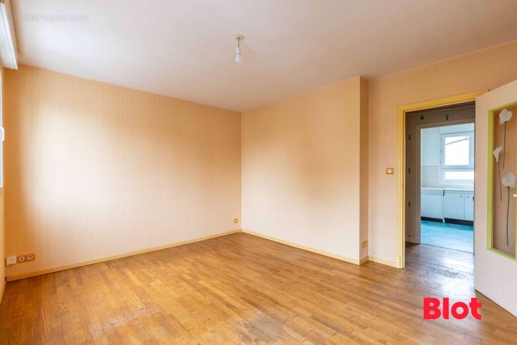 Appartement à FOUGERES