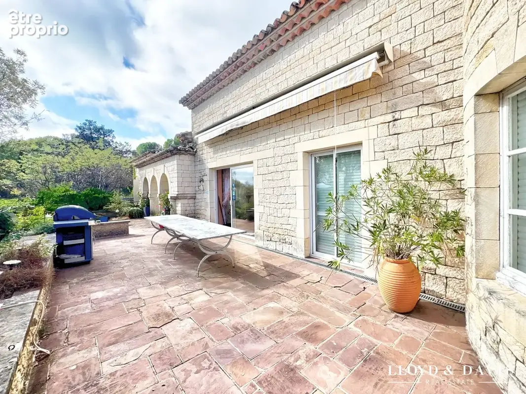 Maison 14 pièces 522 m² à vendre à Barjac (30430) - photo 4