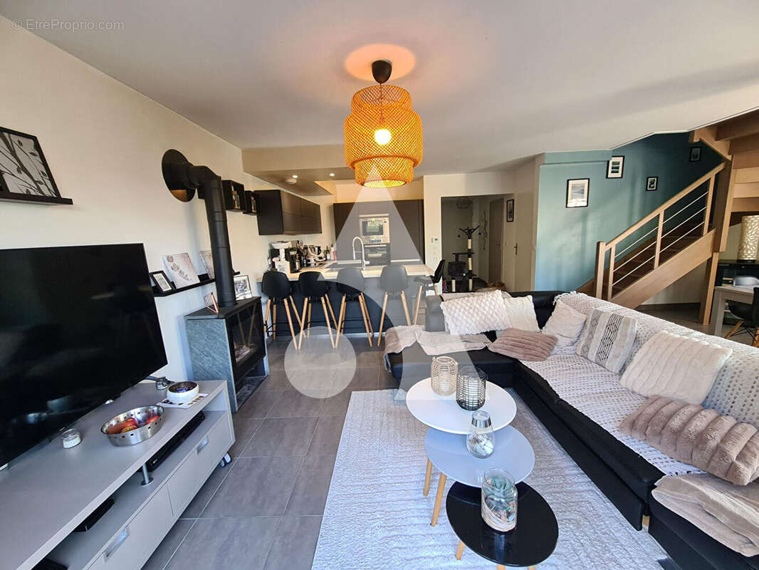 Maison à CRECY-LA-CHAPELLE