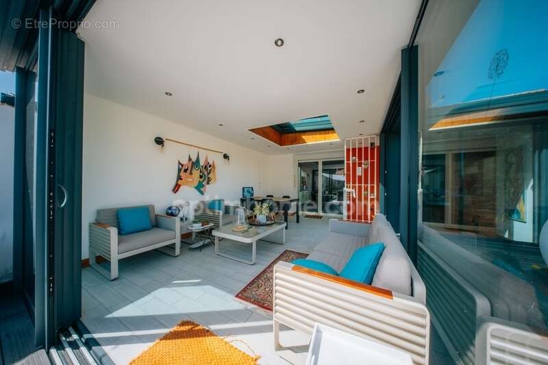 Maison à vendre 6 pièces LA ROCHELLE (17) - photo 6