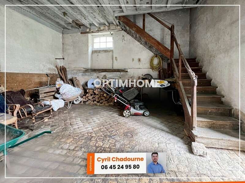 Maison à JAVERLHAC-ET-LA-CHAPELLE-SAINT-ROBERT