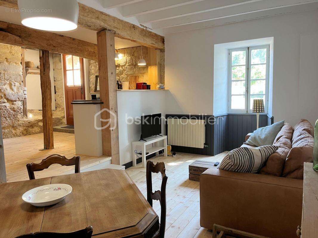 Propriété avec gîtes, piscine, dépendances et pigeonnier historique dans le Gers - photo 21