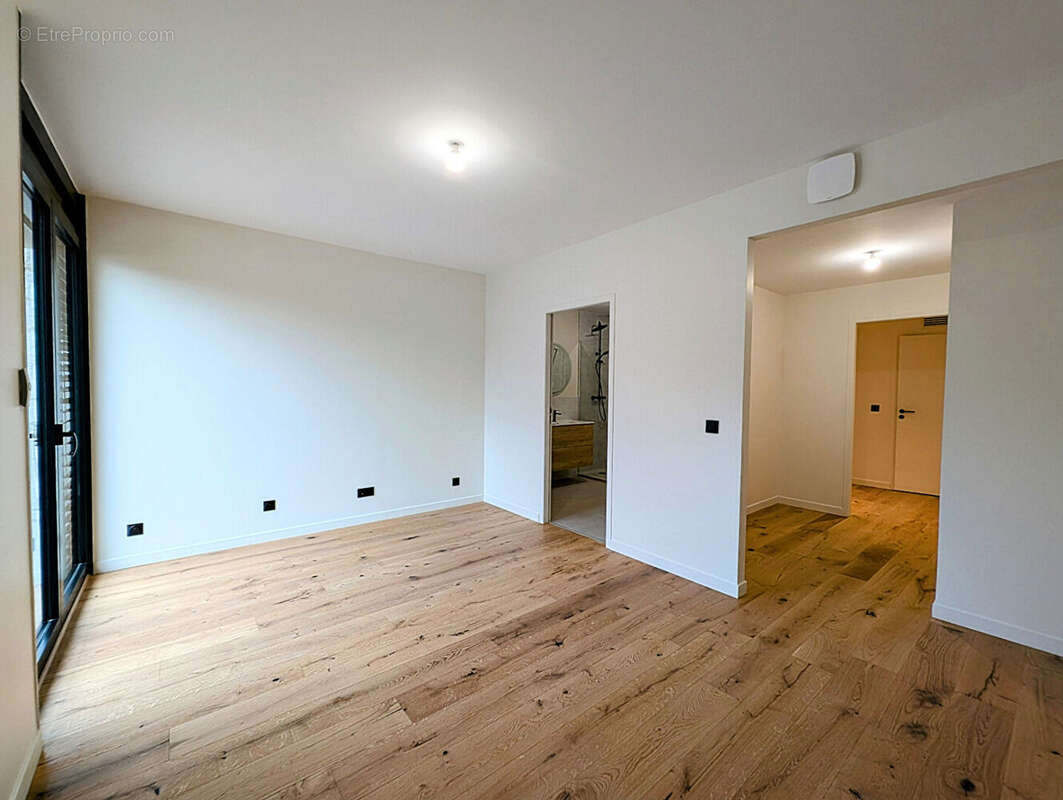 LOFT rénové  Aix Les Bains coeur de ville -  avec garages - photo 9