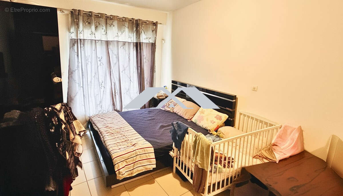 Appartement 83 m² à Saint-Denis  - photo 2