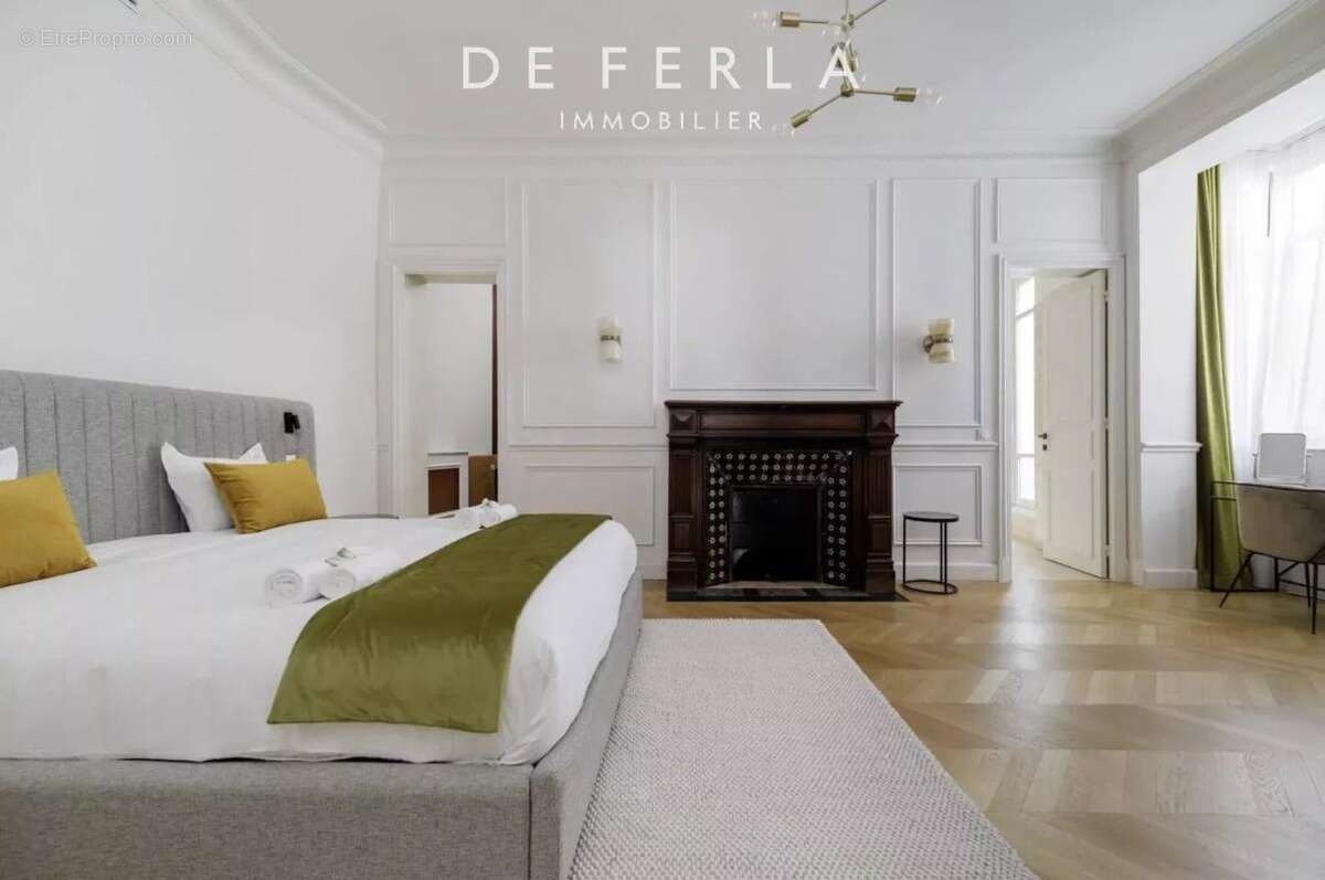 Appartement à PARIS-8E