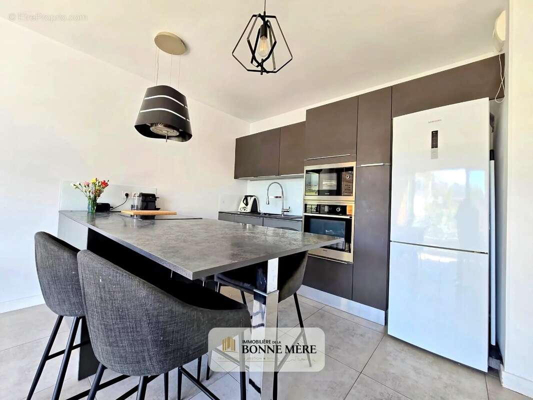 Appartement à MARSEILLE-8E