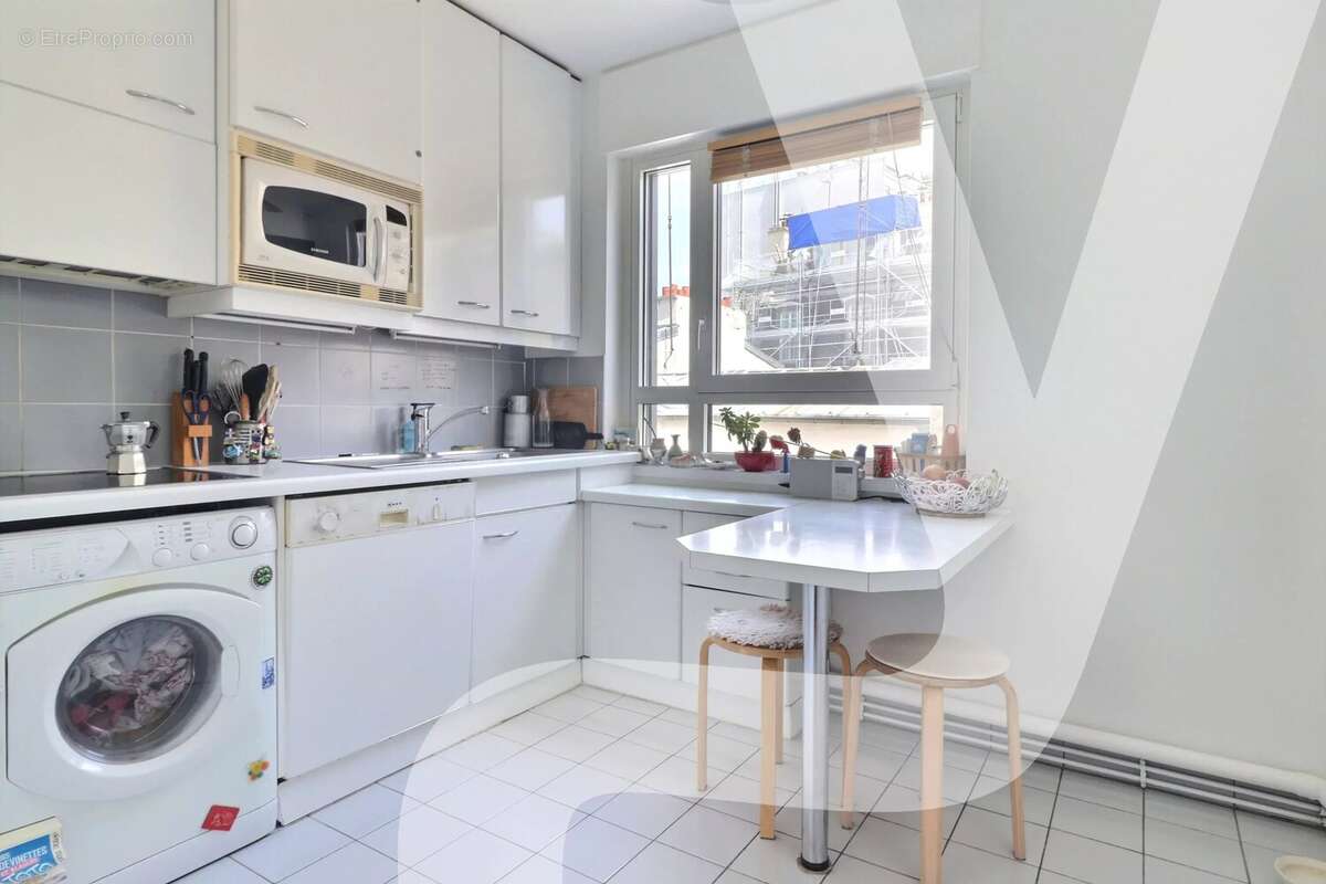 Appartement à PARIS-20E
