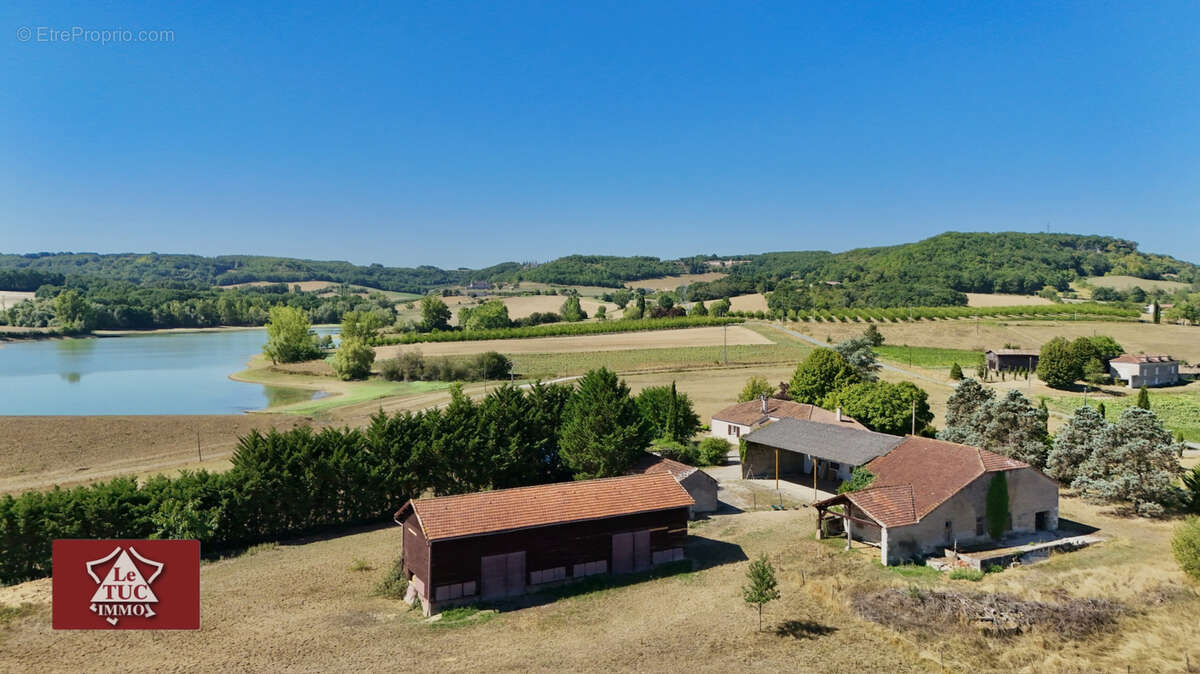 Propriété équestre avec piscine et dépendances. - photo 2