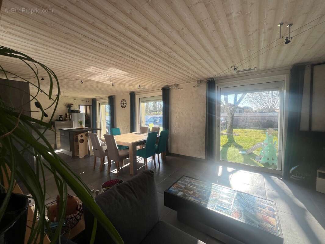 Maison à LA SALVETAT-SAINT-GILLES