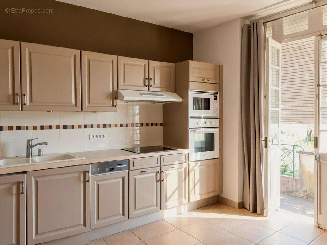   - Maison à VALS-LES-BAINS