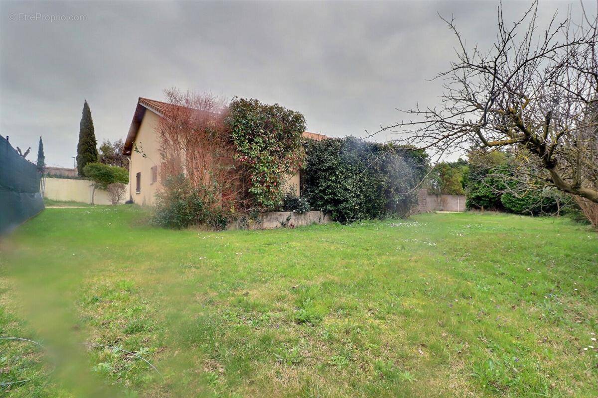 Maison à MONTELIMAR
