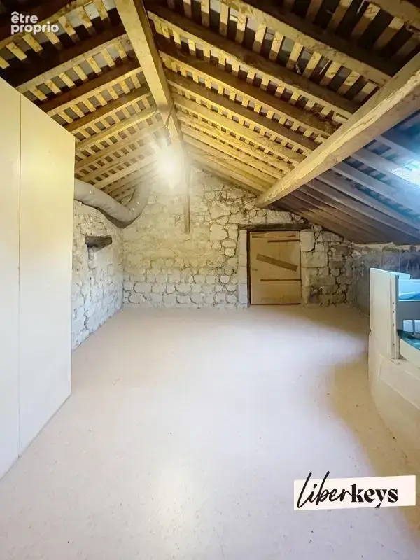 Maison de caractère rénovée de 207 m² avec jardin, garage et panneaux solaires – Neuillé - photo 14