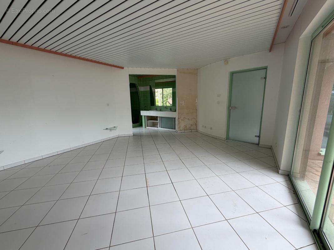 Maison d'architecte 190 m2 - 6 pieces - piscine - photo 13