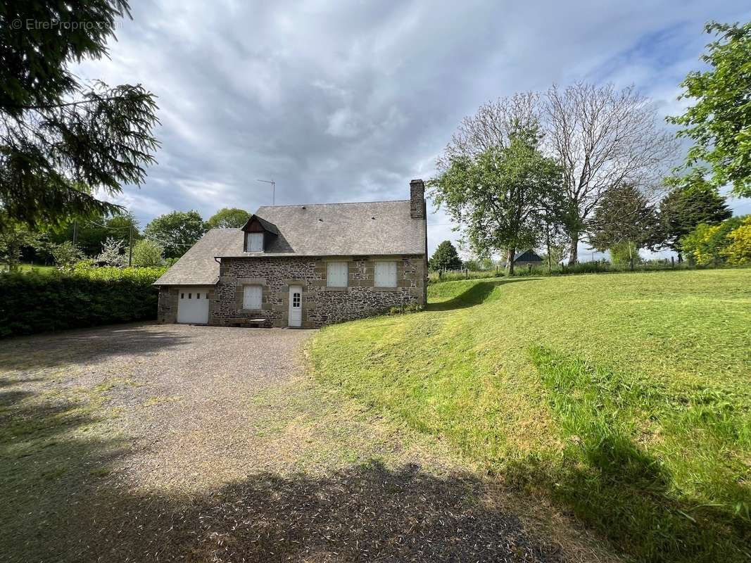 Maison 5 pièces en pierre et parpaing couverte en ardoise - photo 12