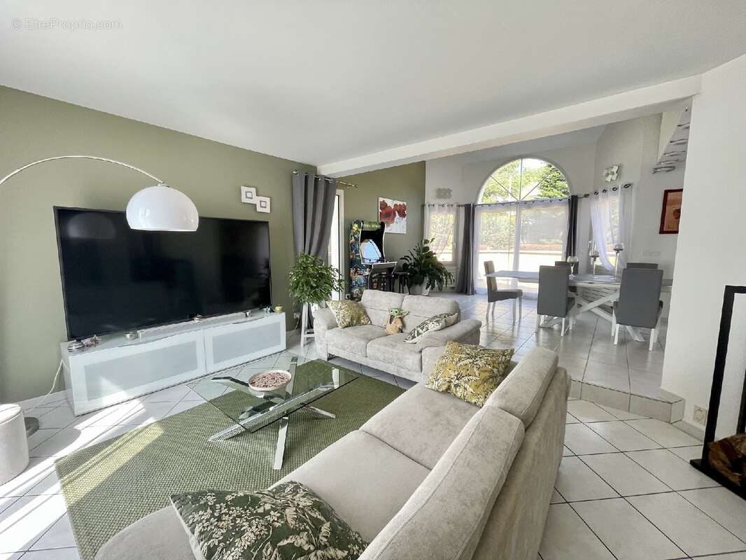 Maison 203 m² à Milly-La-Foret  - photo 3