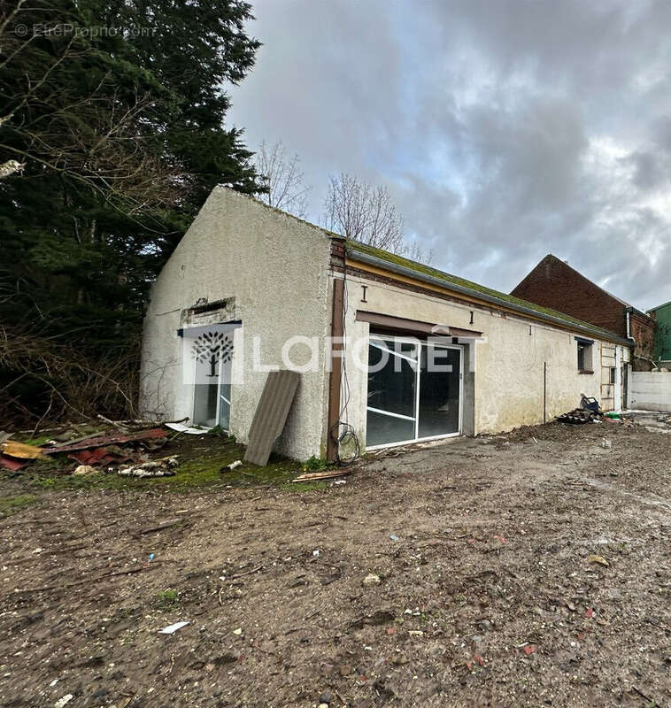 Commerce à LAMBRES-LEZ-DOUAI