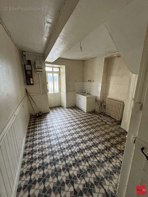 Appartement à COSSE-LE-VIVIEN