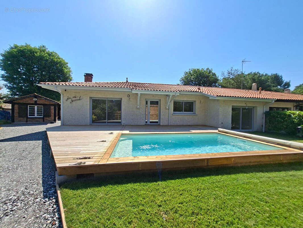 Moliets bourg ! maison entièrement rénovée avec piscine et dépendance - photo 2